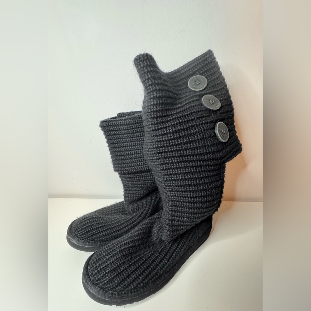 UGG Women's Classic Cardy knit boots in black, great condition!
